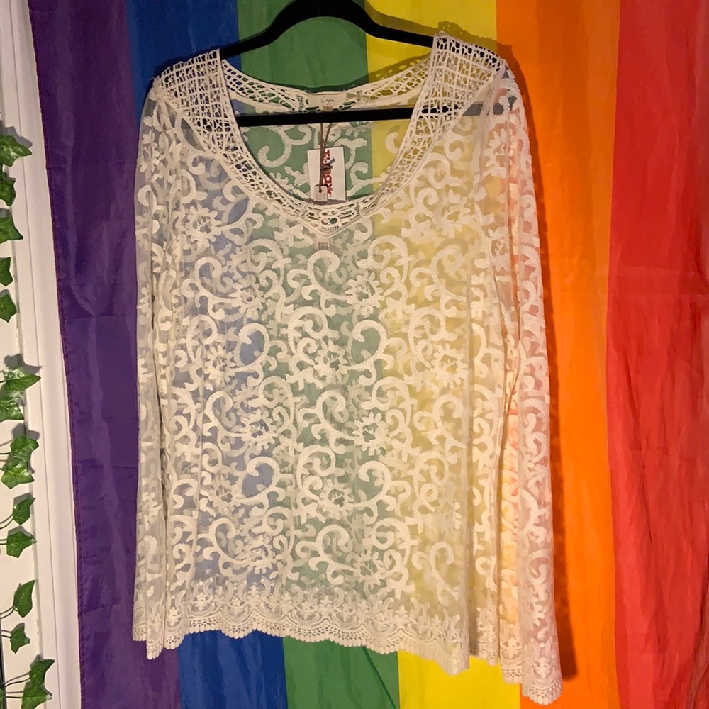 NWT Capri Lace Top
